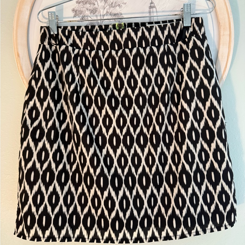 Annabelle Black and White Geometric Mini Skirt